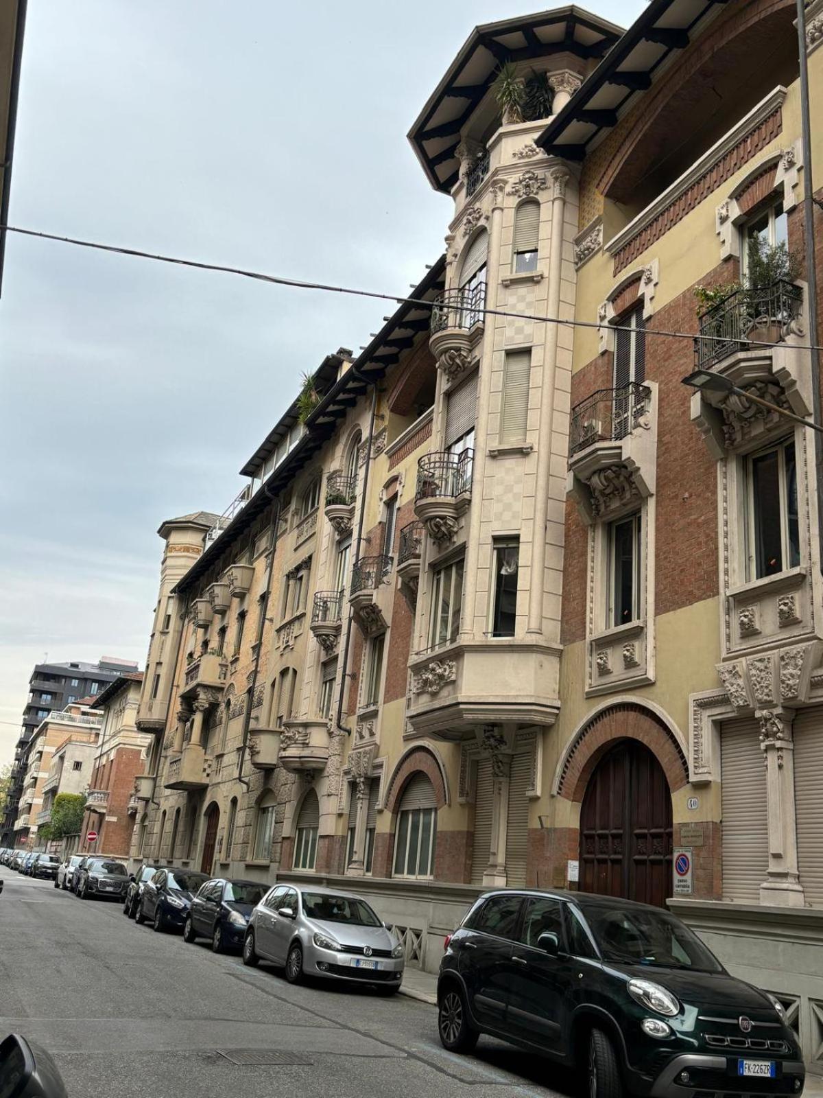 Eleganza Liberty A Due Passi Da Porta Susa E Metro Appartement Turin
