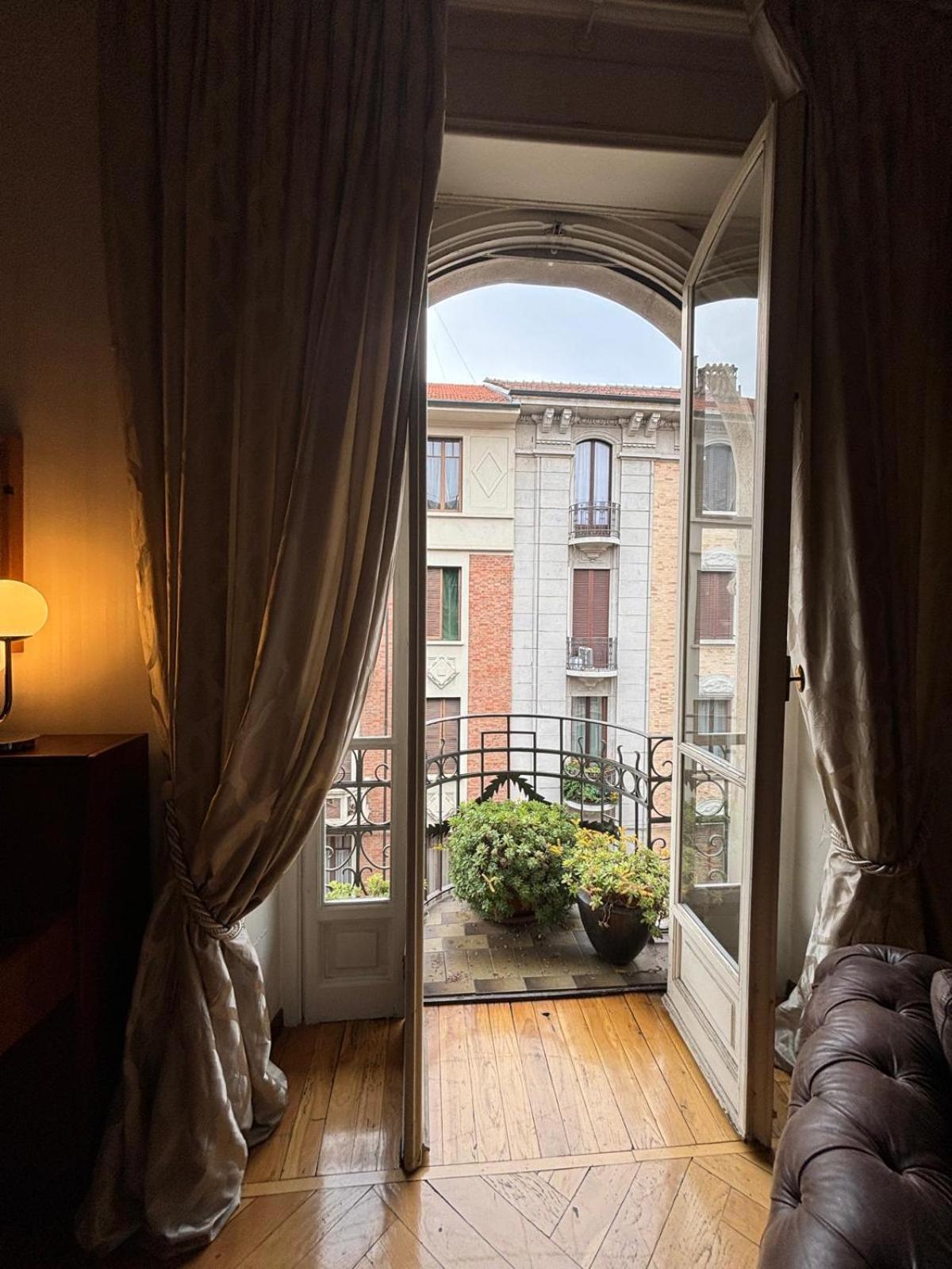 Eleganza Liberty A Due Passi Da Porta Susa E Metro Apartamento *